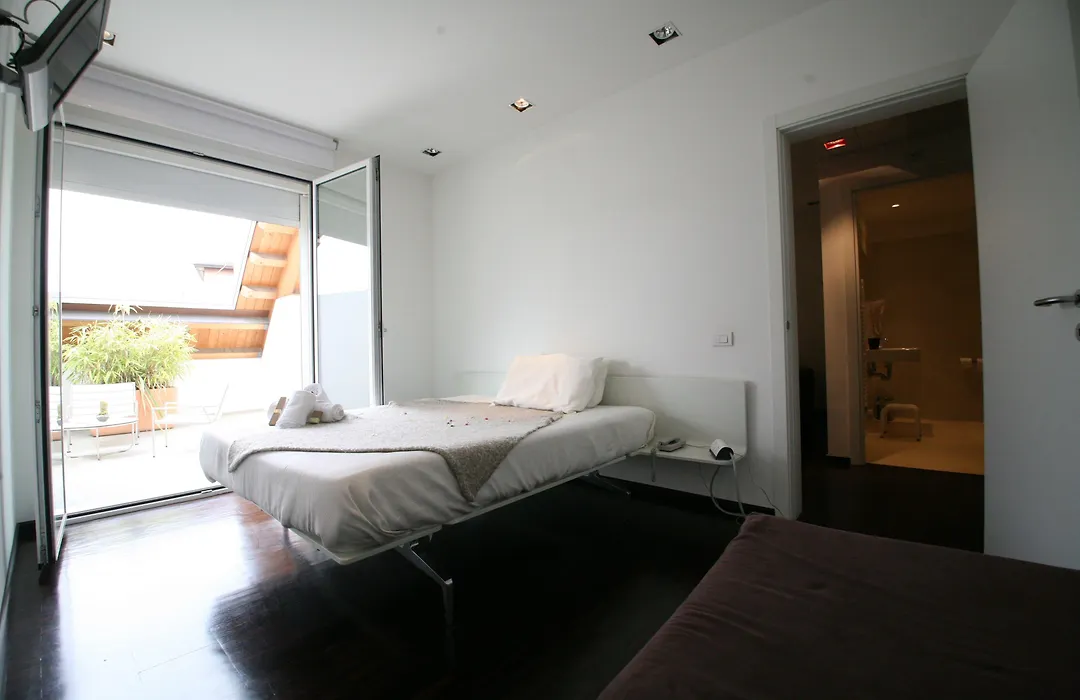 15.92 Hotel-1