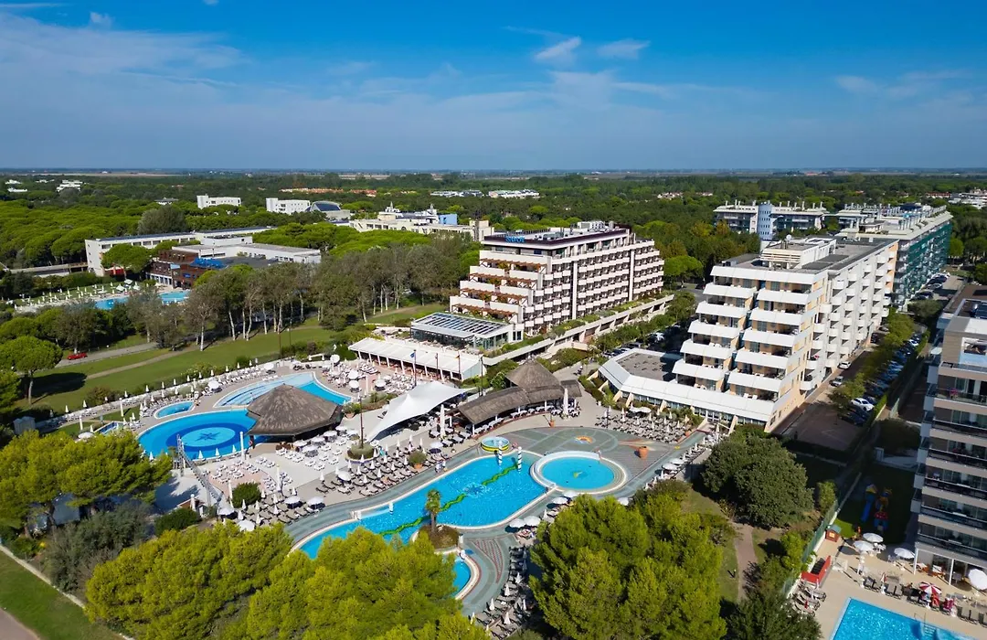Aparthotel Holiday-1