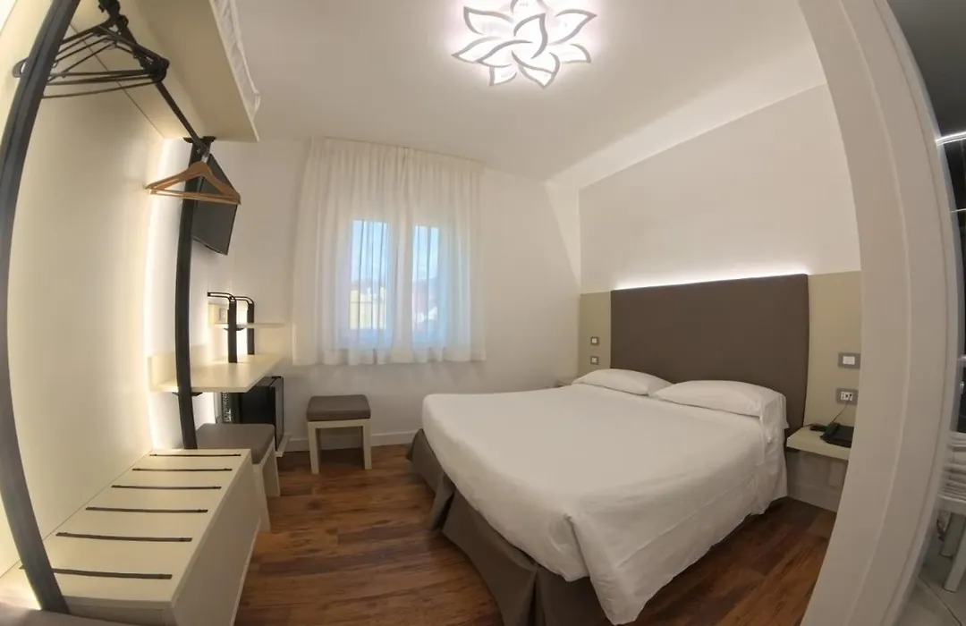 Hotel Aurora-1