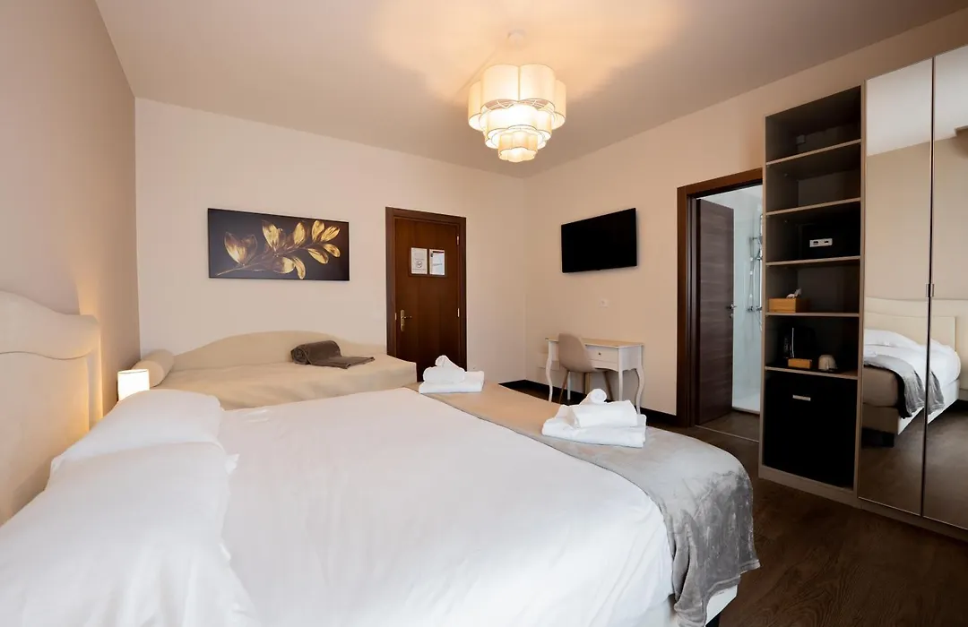 Hotel Gardenia Sirmione-1