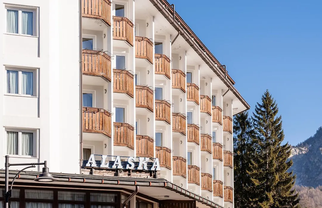 Hotel Alaska Cortina-1