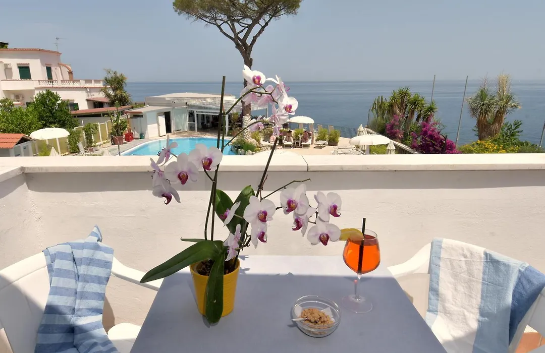 Hotel L'Approdo-1