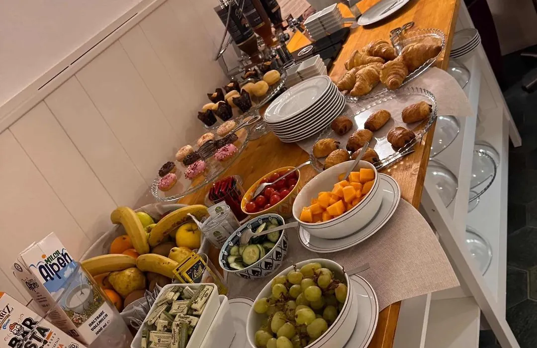 Garni Hotel Tignale-1