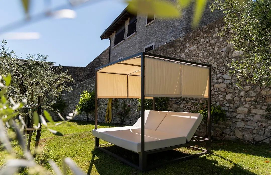 Residence Dany Appartamenti Con Cucina Vista Lago Piscina E Parcheggio-1