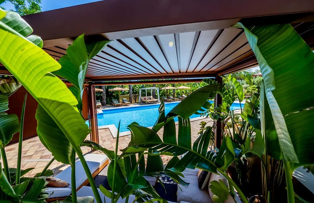 Emesh Boutique Suite-1