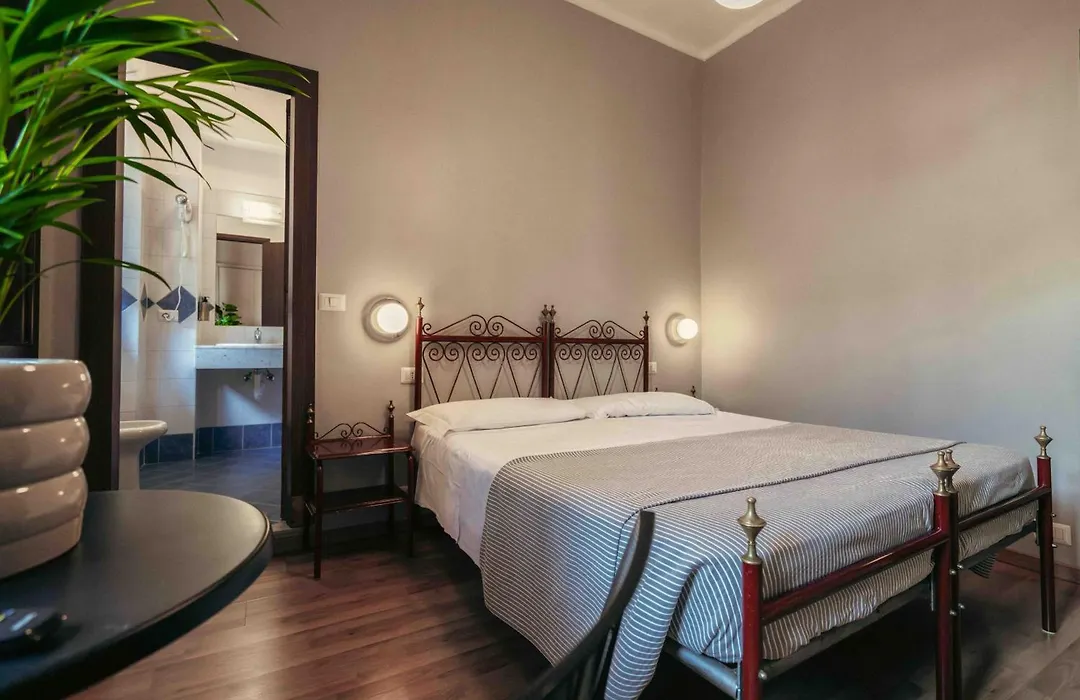 Hotel Italia-1