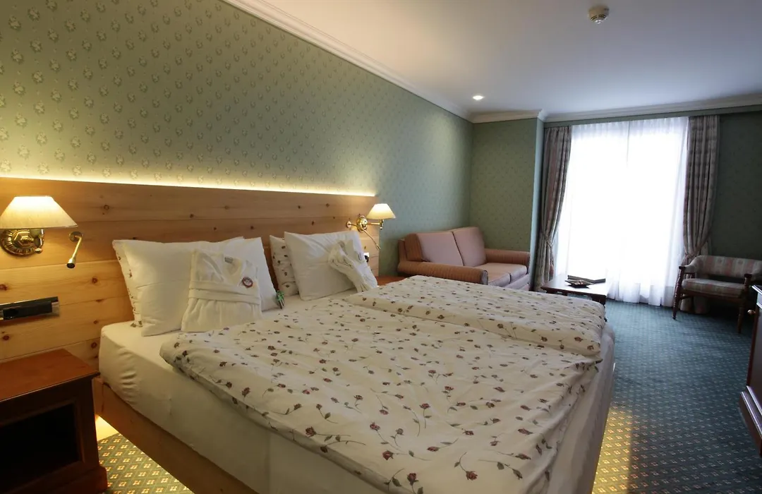 Hotel Sochers Club-1