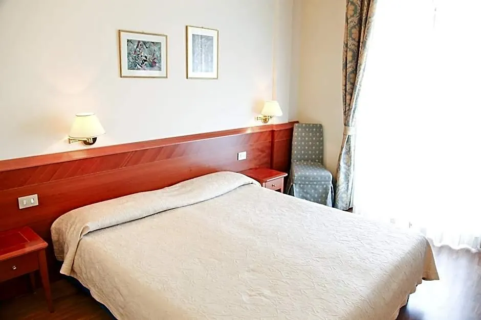 Hotel Cristallo-1