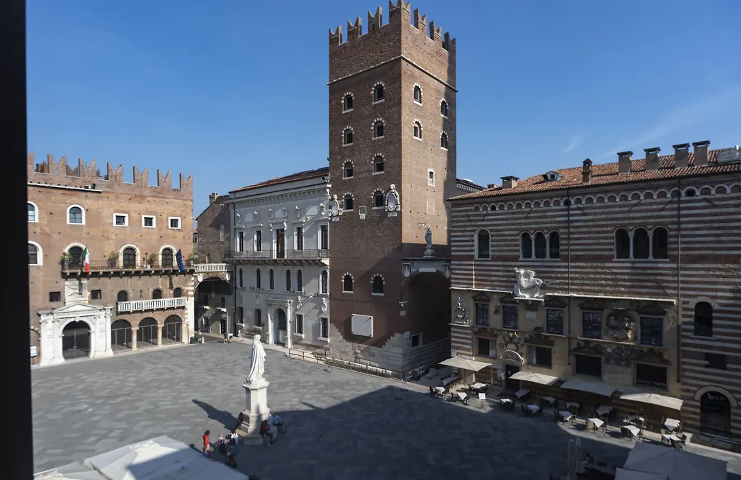 Lords Of Verona Luxury Apartments-1