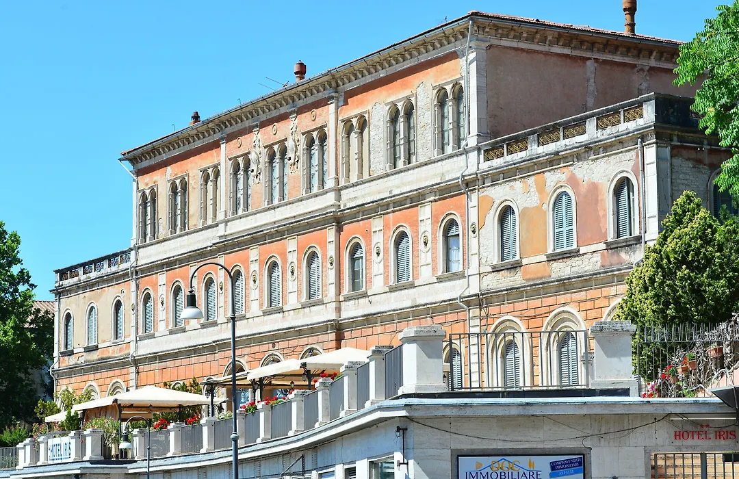 Hotel Iris-1