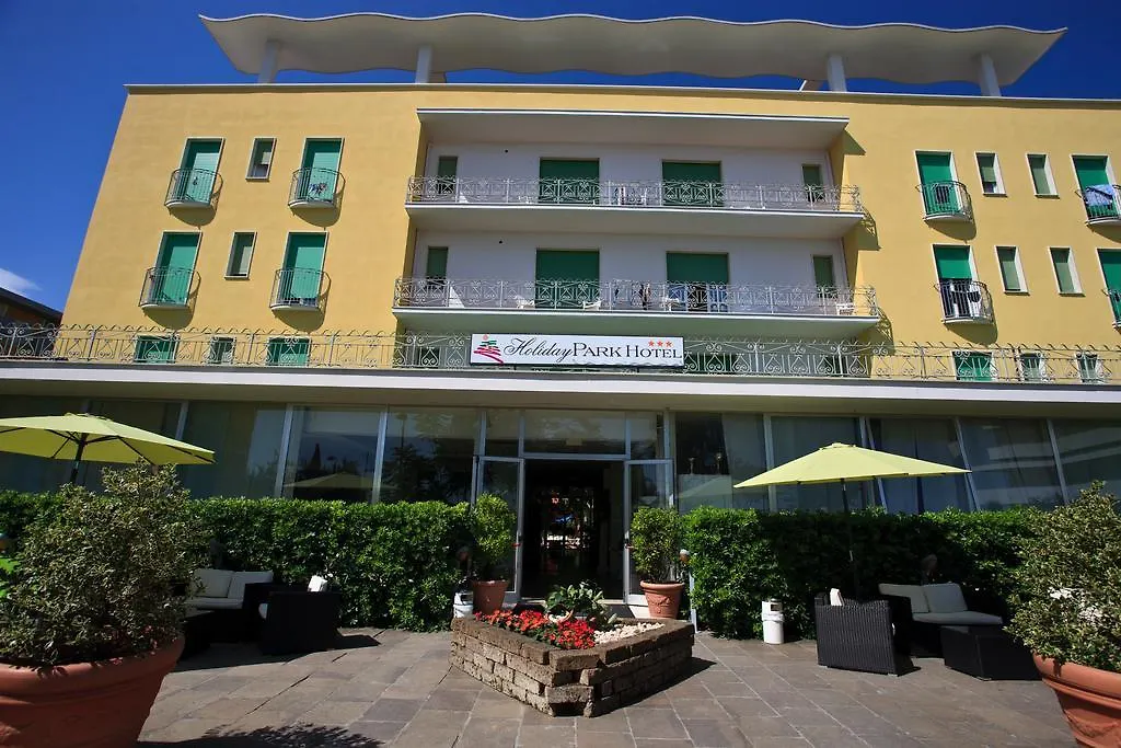 Hotel Holiday Park-1