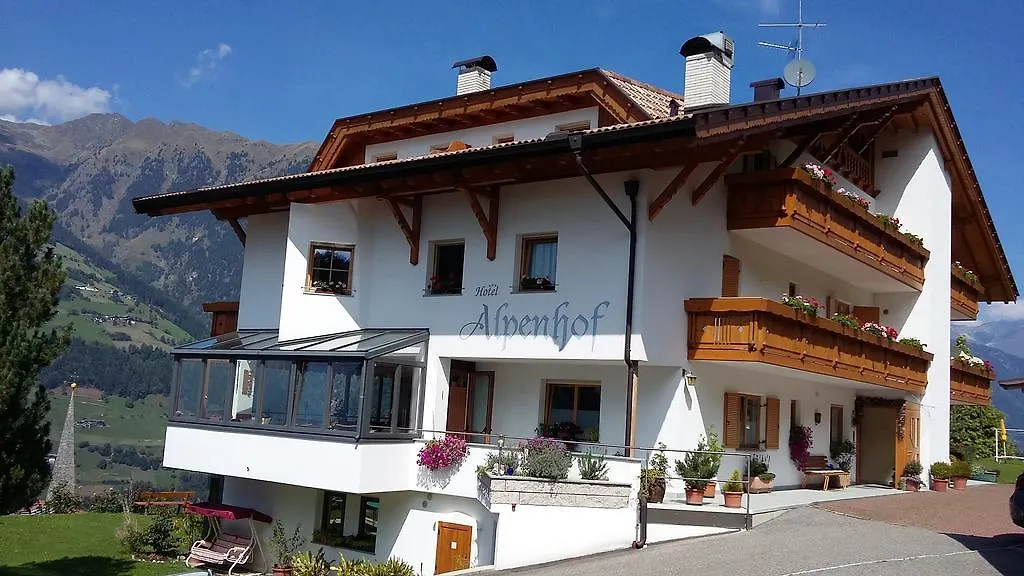 Hotel Garni Alpenhof-1