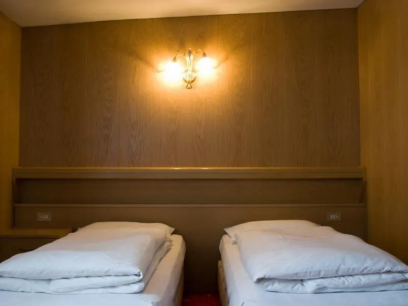 Hotel Olympia-1