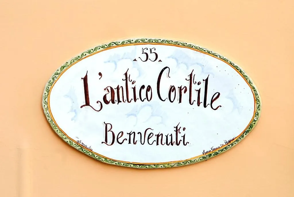 L' Antico Cortile-1
