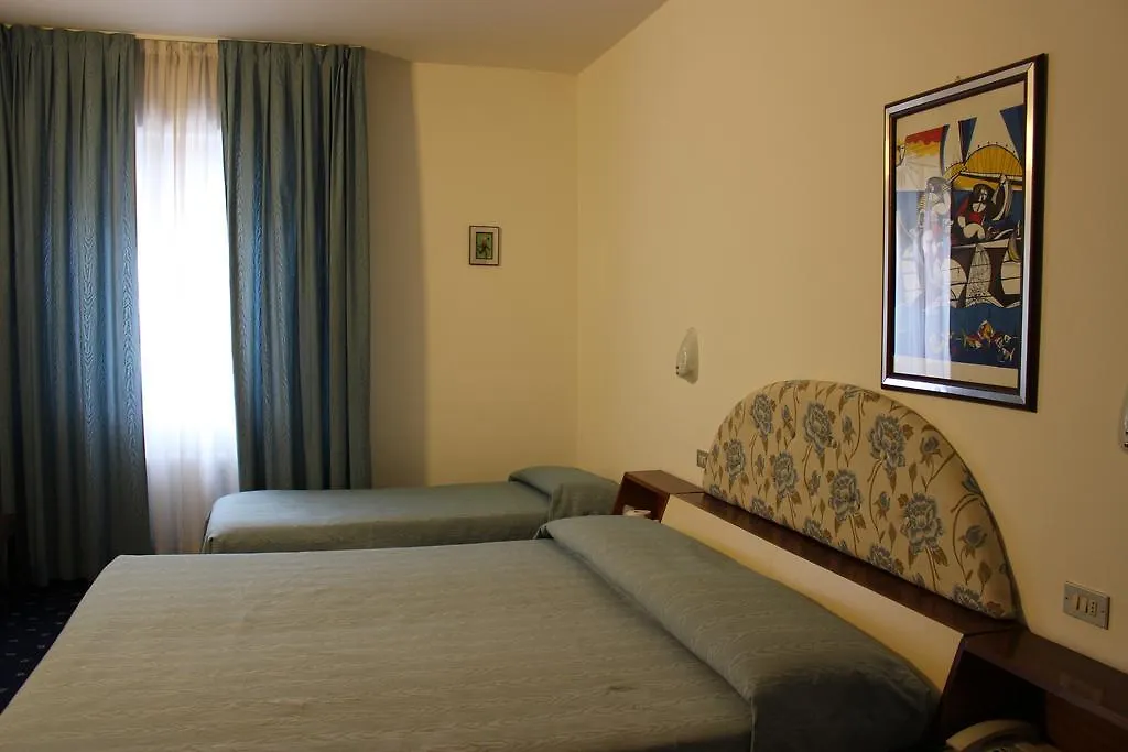Hotel Pinolo-1