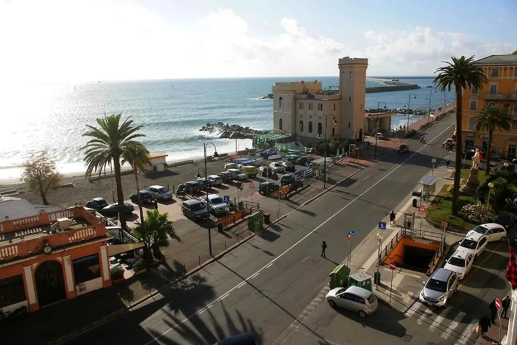 Hotel Mediterranee-1