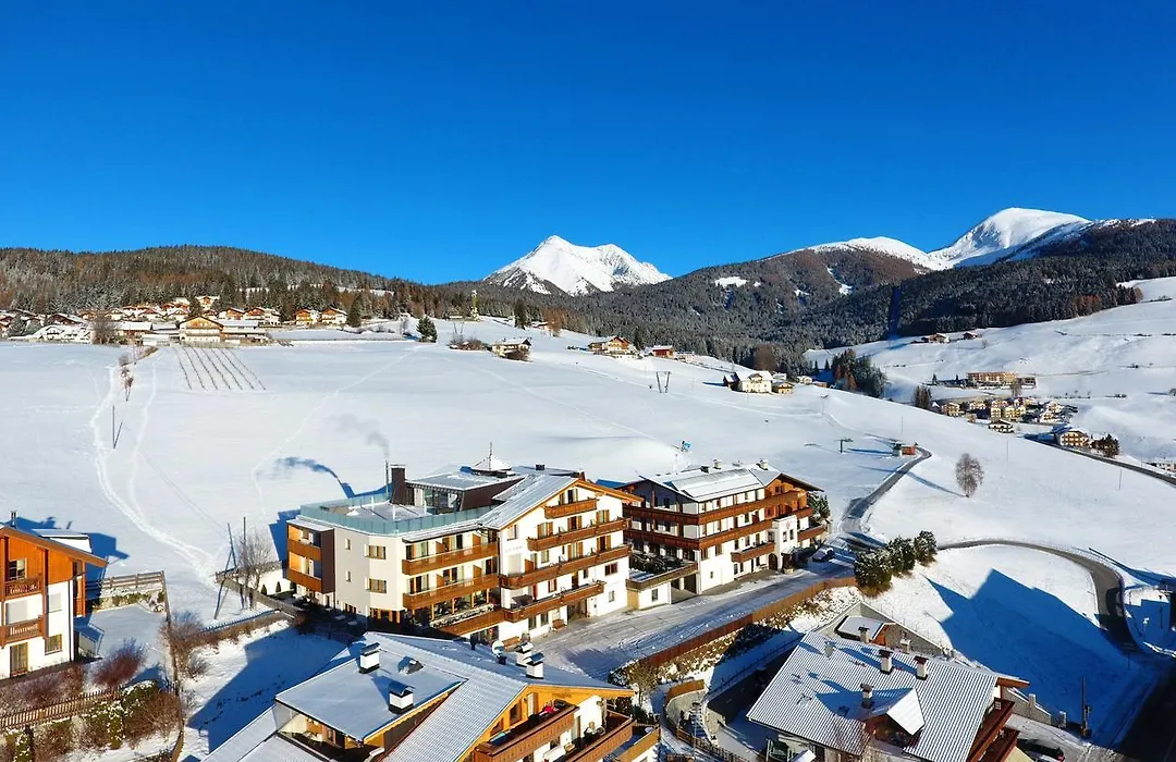 Hotel Kristall-1