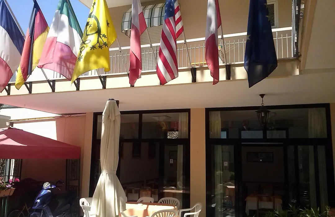 Hotel La Pergola-1
