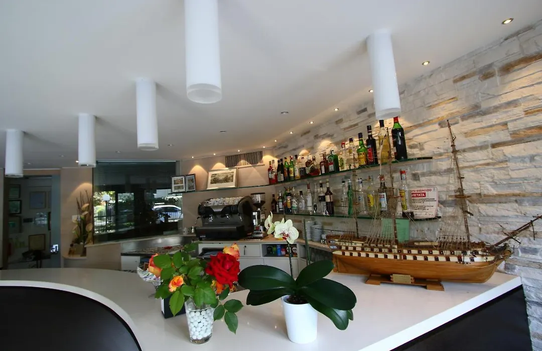 Hotel Monica-1