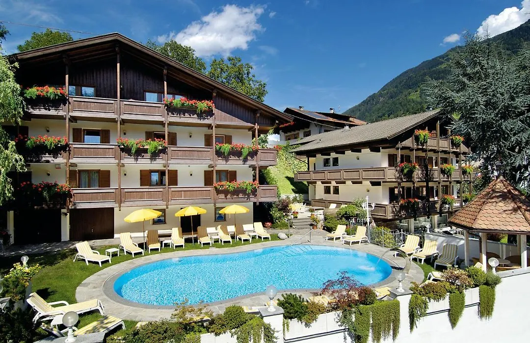 Hotel Hirzer ***S-1