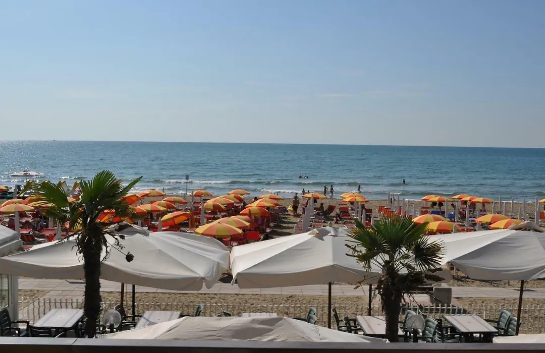 Hotel Righetto Fronte Mare-1
