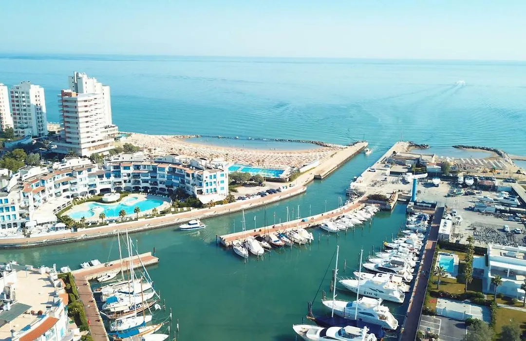 Portoverde Luxury Houseboat-1