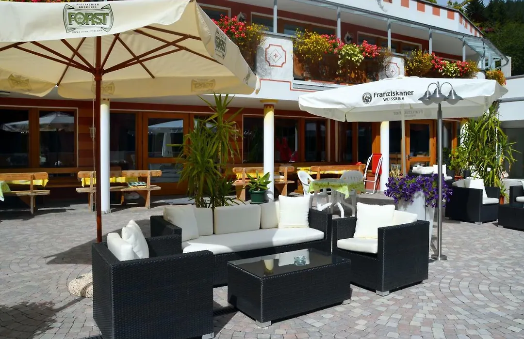 Hotel Schwarzenbach-1