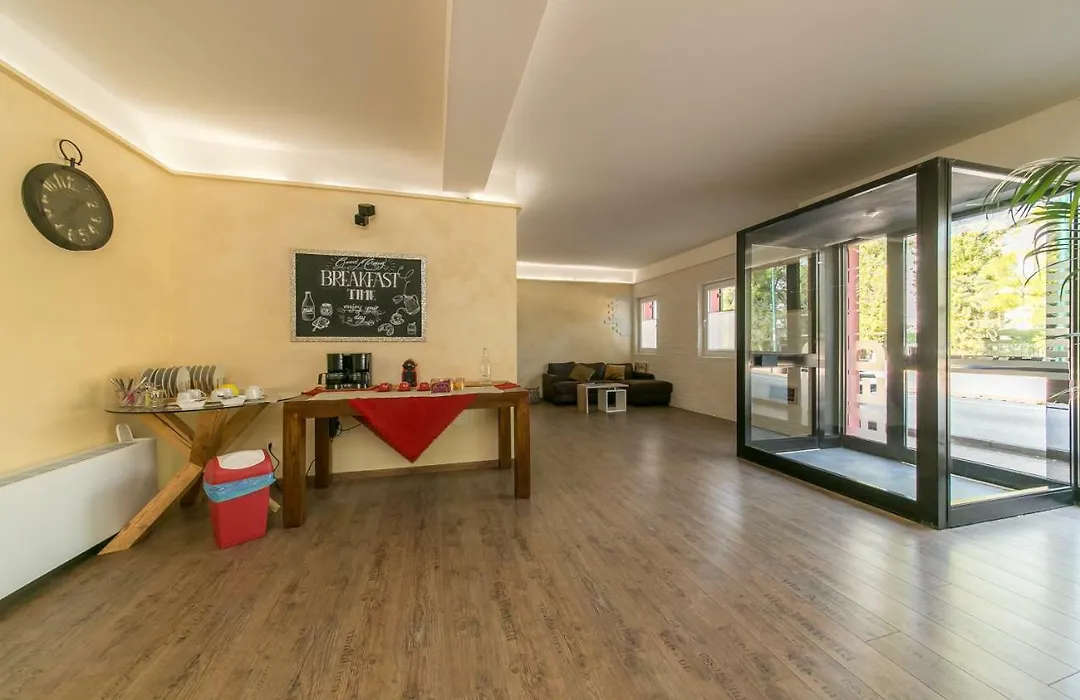 Red Lion Guest House-1