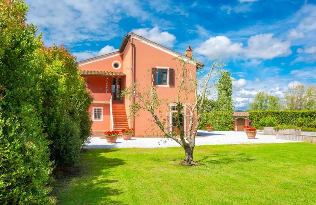 Villa Rossa Large Private Pool Wifi-1