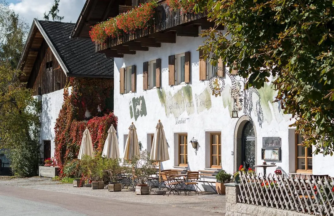 Landhotel Gasthof Zum Löwen-1
