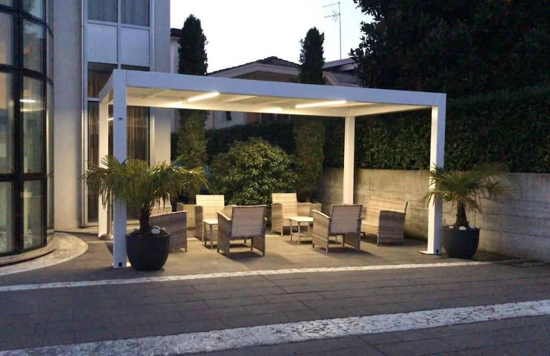 Hotel In - Lounge Room-1