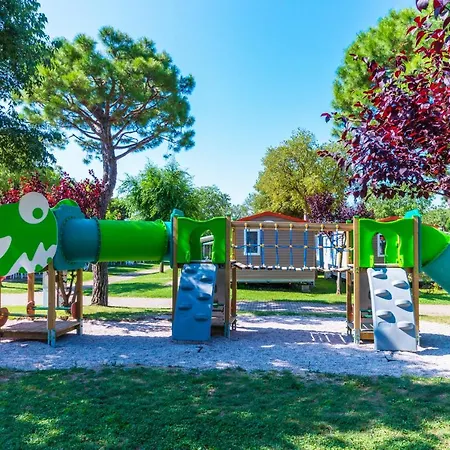Del Garda Village And Camping-2