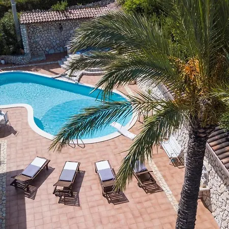 Villa Blondie con piscina a Castellammare del Golfo-3