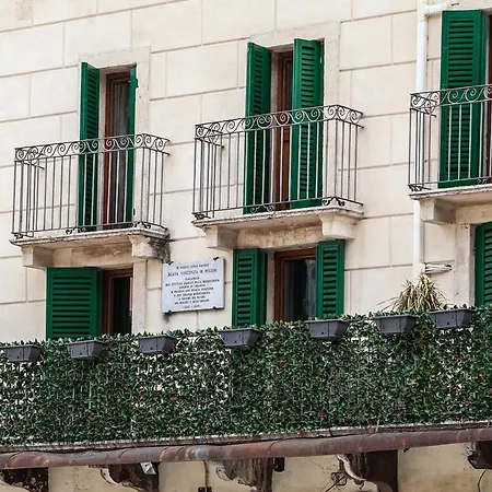 Aurelia Luxury - Piazza delle Erbe-3