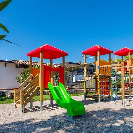 Del Garda Village And Camping-2