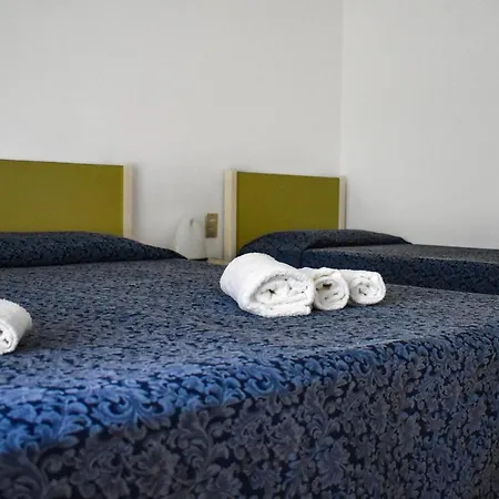 Hotel Kitty-3