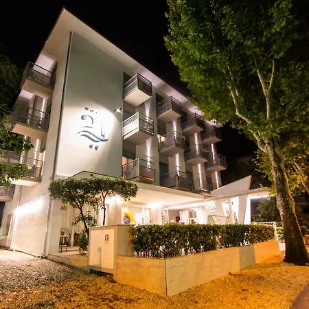 Hotel 21 Riccione-3