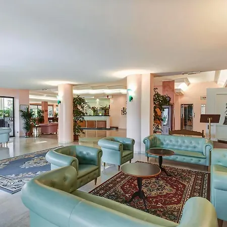 Hotel Royal-Spiaggia-2