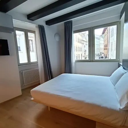 Le Meridiane City Rooms In Trento-3