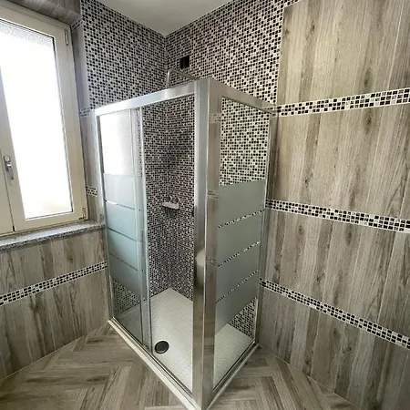 Holiday Rooms Rho-2