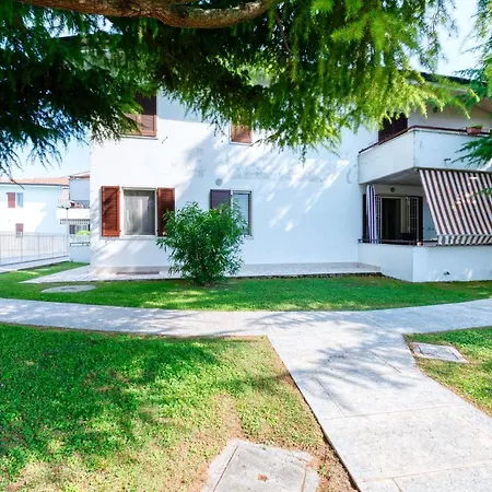 Wolf House - Peschiera Holiday - Jacuzzi Privata-2