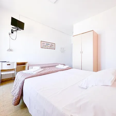 Hotel Ambassador-2