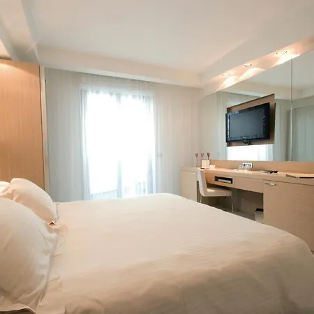 Hotel Waldorf- Premier Resort-3