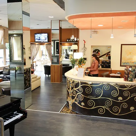 Hotel Italia-3