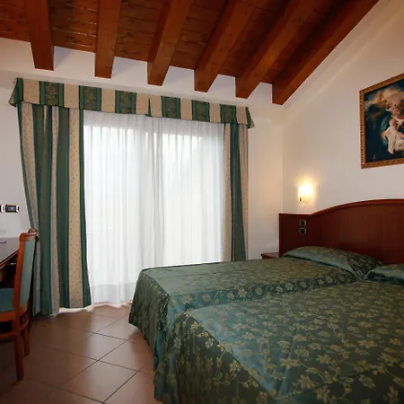 Garda Family House-3