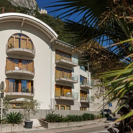 Exclusive Suites Riva-3