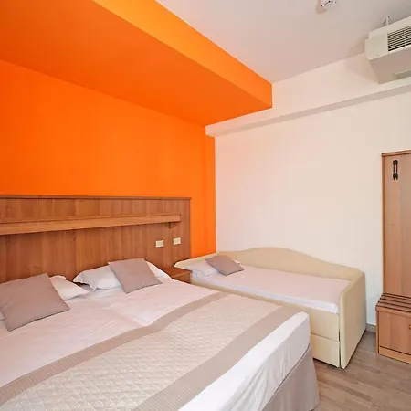Hotel Strand A Frontemare-3