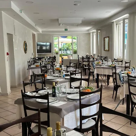 Hotel Monti-2
