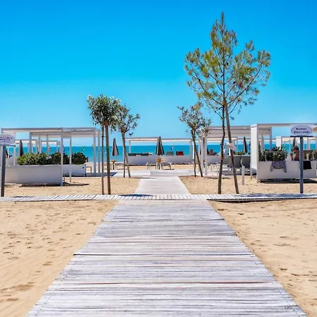 Bosco Canoro Bibione Residence-2