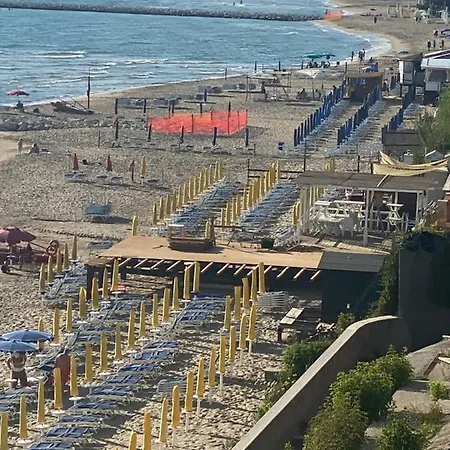 Villetta delle sirene sul mare di Anzio-3